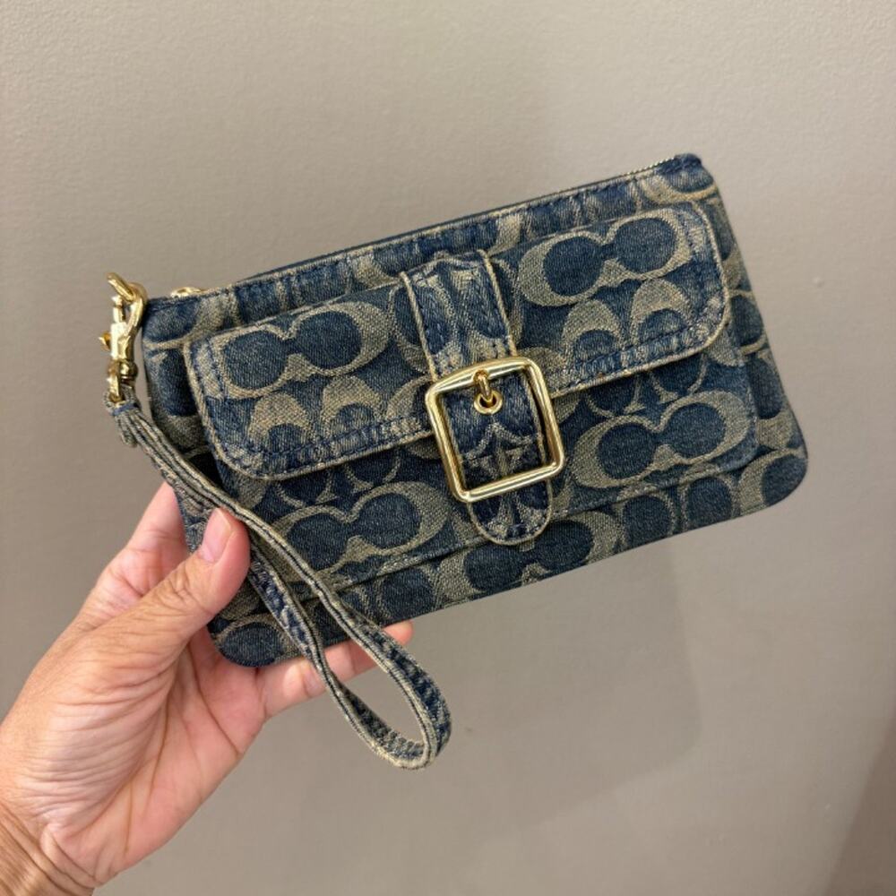 New‼️Coach Ashton Wristlet In Signature Regenerative Cotton Denim CFW20